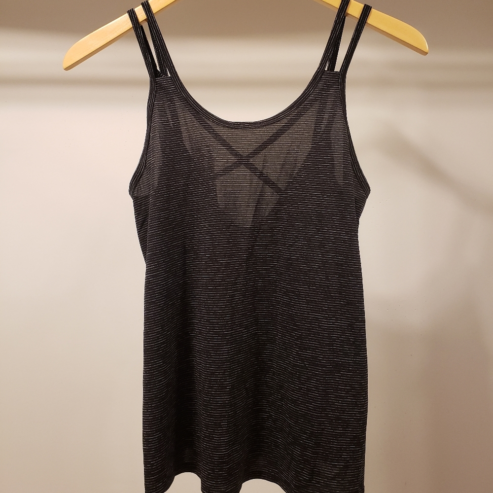 Athletic tank top